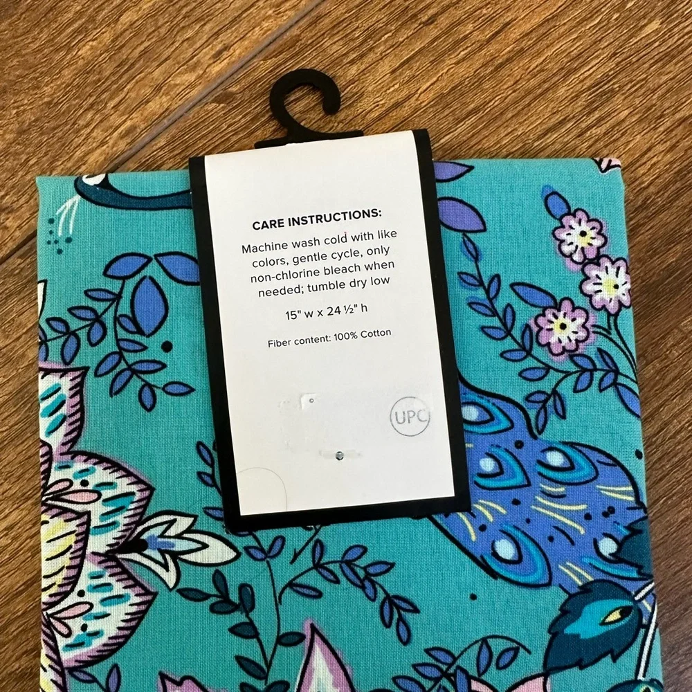 Vera Bradley Kitchen Towel Set - Peacock Garden - Picture 3 of 4